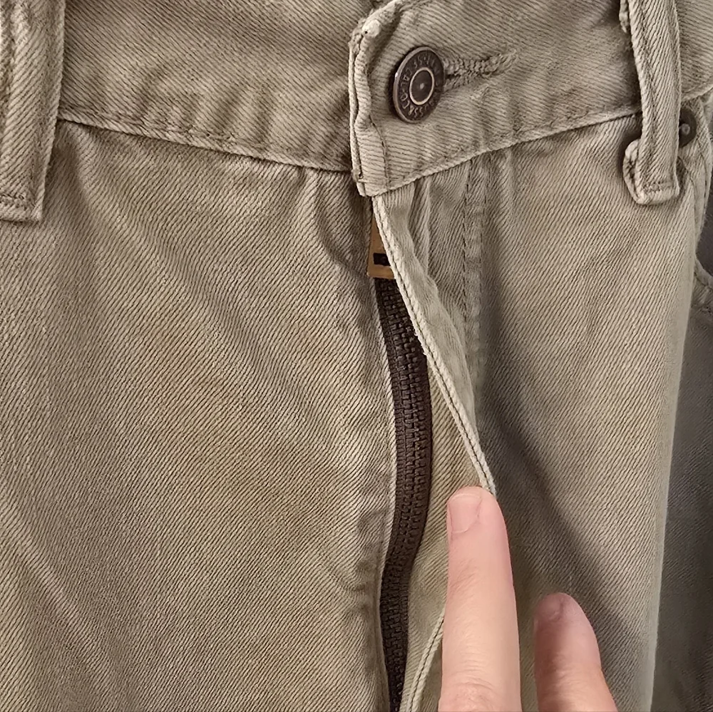 Levis Men's Tan/Taupe Straight-Leg Jeans, 36 Waist/34 Inseam (1105) - Picture 4 of 7